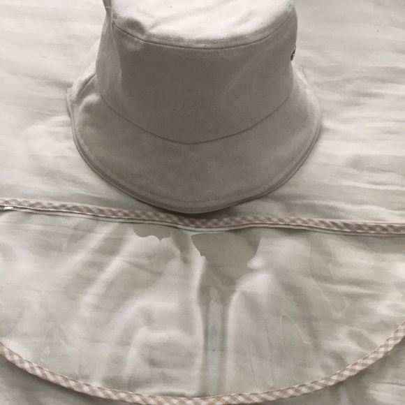 Korean bucket hat with detachable face shield. - Picture 5 of 7